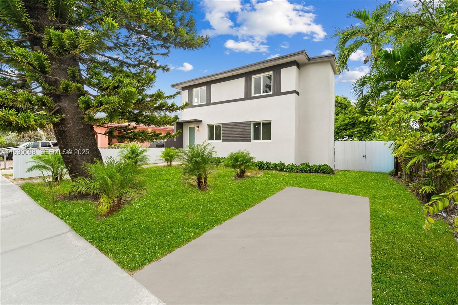 DEL RIO PARK - Residential Lease