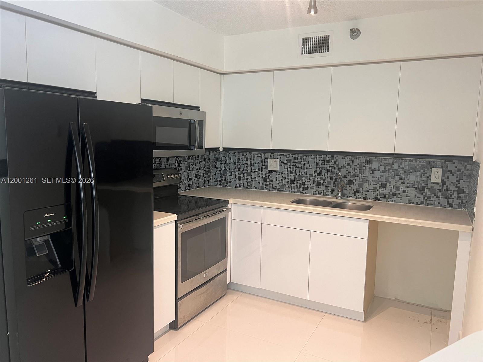 MYSTIC POINTE TOWER 600 C - Residential