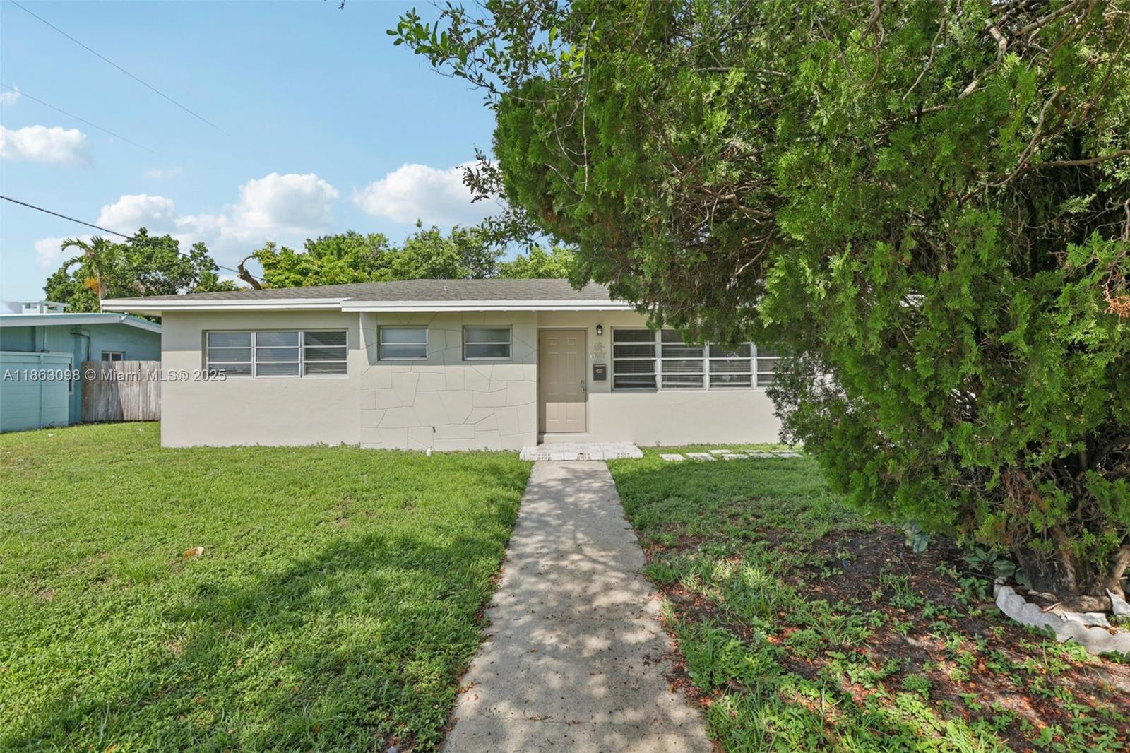 Spacious 4 bedroom, 3 bathroom home with open living areas and plenty of natural light. Features a functional kitchen, comfortable bedrooms, and a large yard with room for outdoor living or future possibilities. Conveniently located near major highways, schools, shopping, and dining, this property is perfect for first-time buyers or investors.