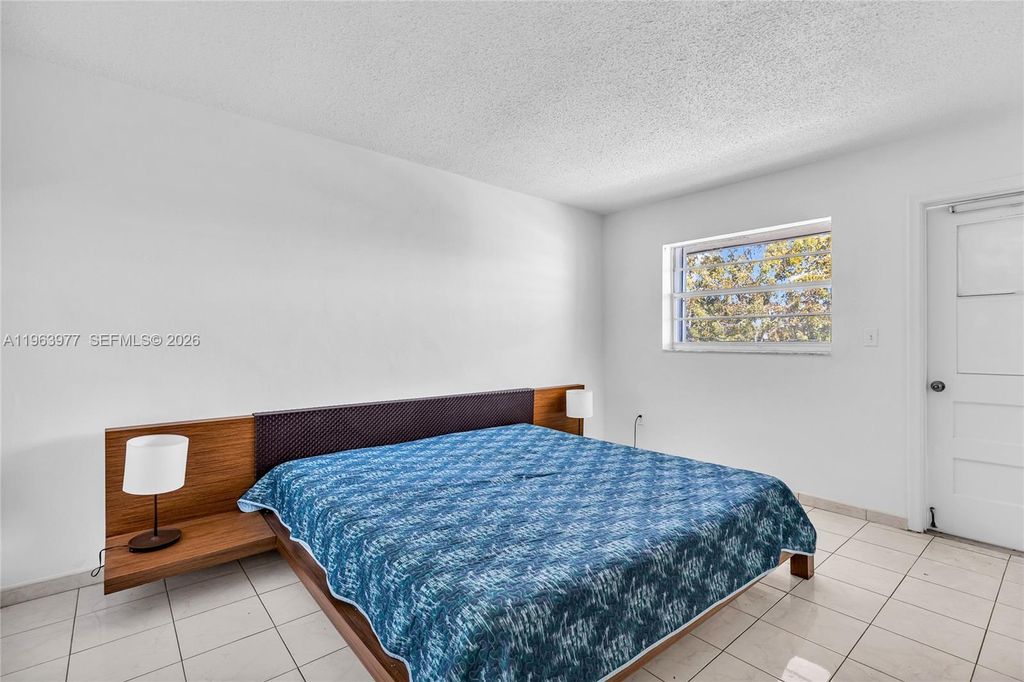 Photo of 714 NE 10th St #307, Hallandale Beach, FL 33009 (MLS # A11963977)