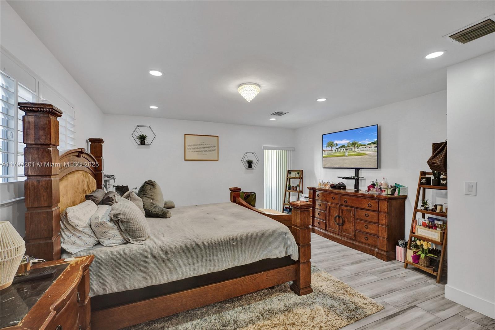 SUNNY ISLES PARK SEC 2 - Residential