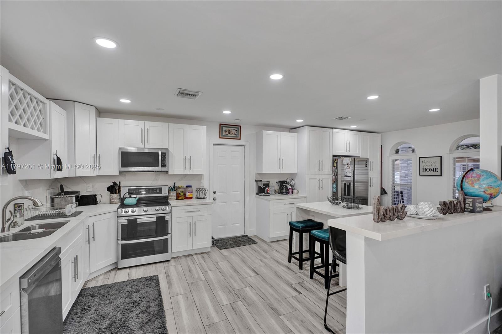 SUNNY ISLES PARK SEC 2 - Residential