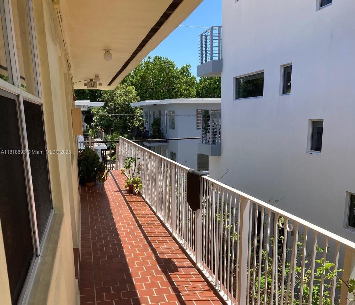 653 Michigan Ave 11, Miami Beach, Miami-Dade County, Florida - 1 Bathrooms - 