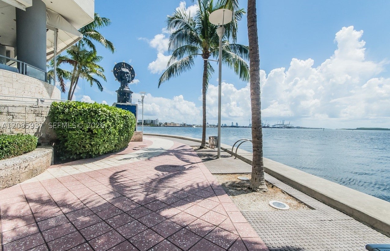 325 S Biscayne Blvd 2114
