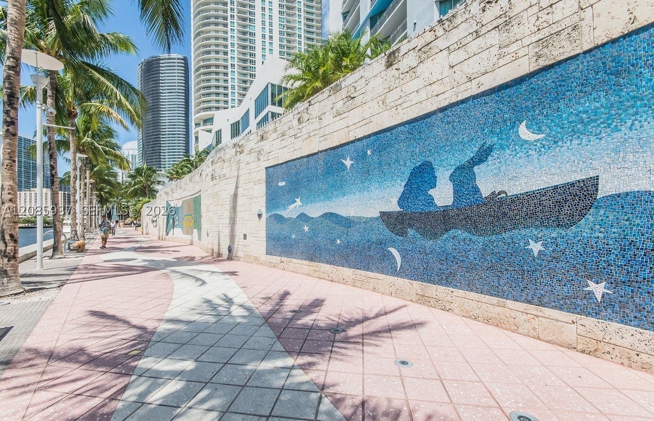 325 S Biscayne Blvd 2114