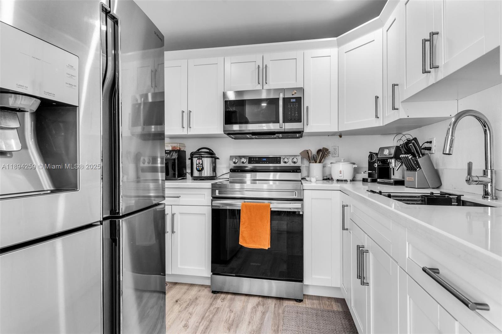 THE FOUNTAINS OF FONTAINE - Residential Lease