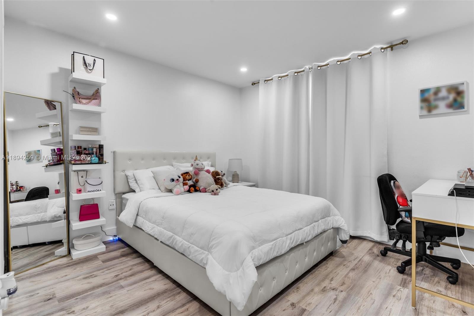 THE FOUNTAINS OF FONTAINE - Residential Lease