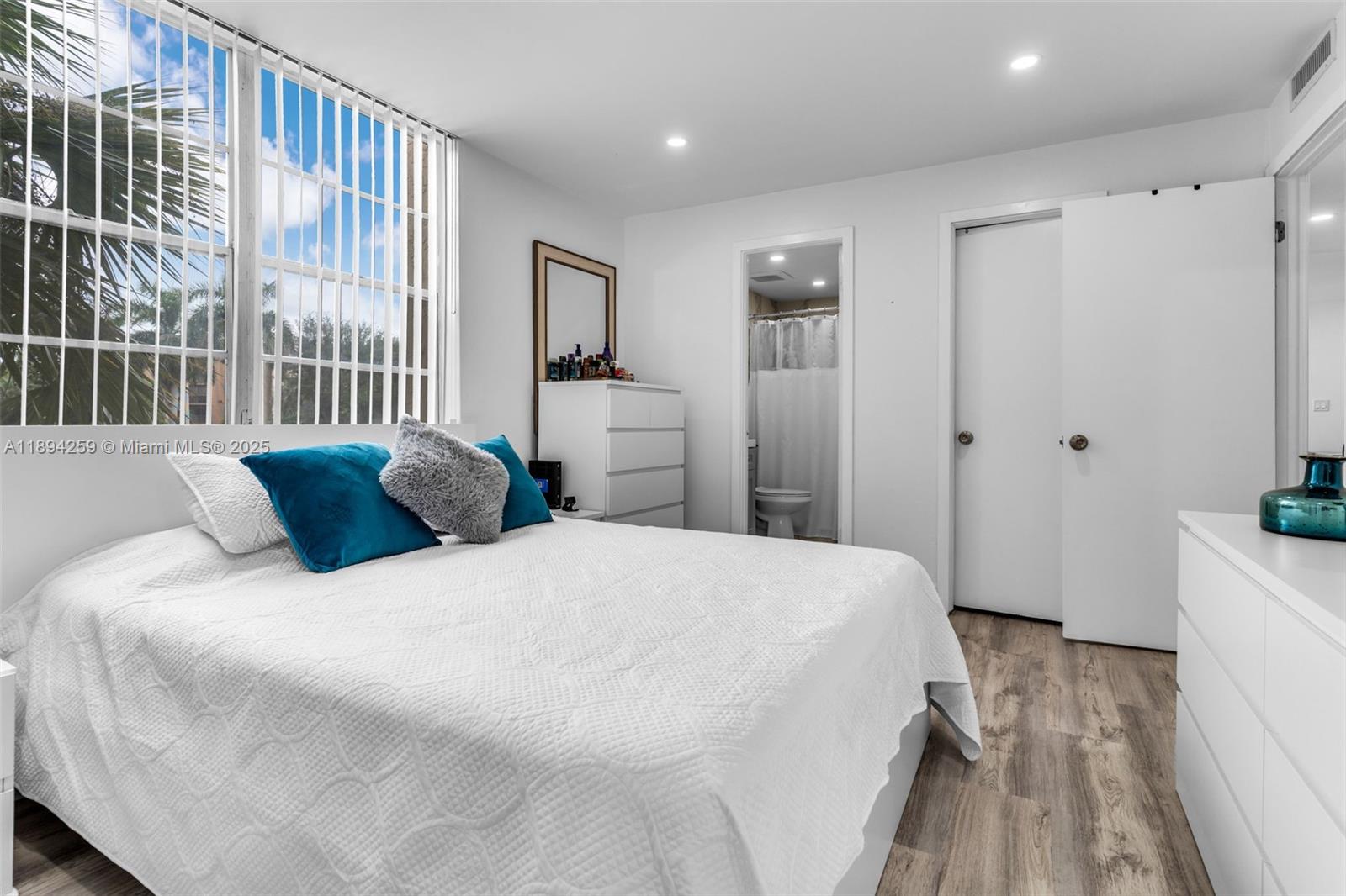 THE FOUNTAINS OF FONTAINE - Residential Lease