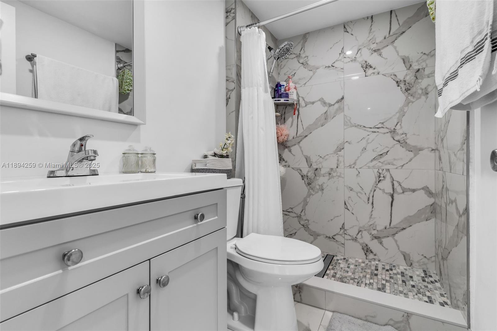 THE FOUNTAINS OF FONTAINE - Residential Lease