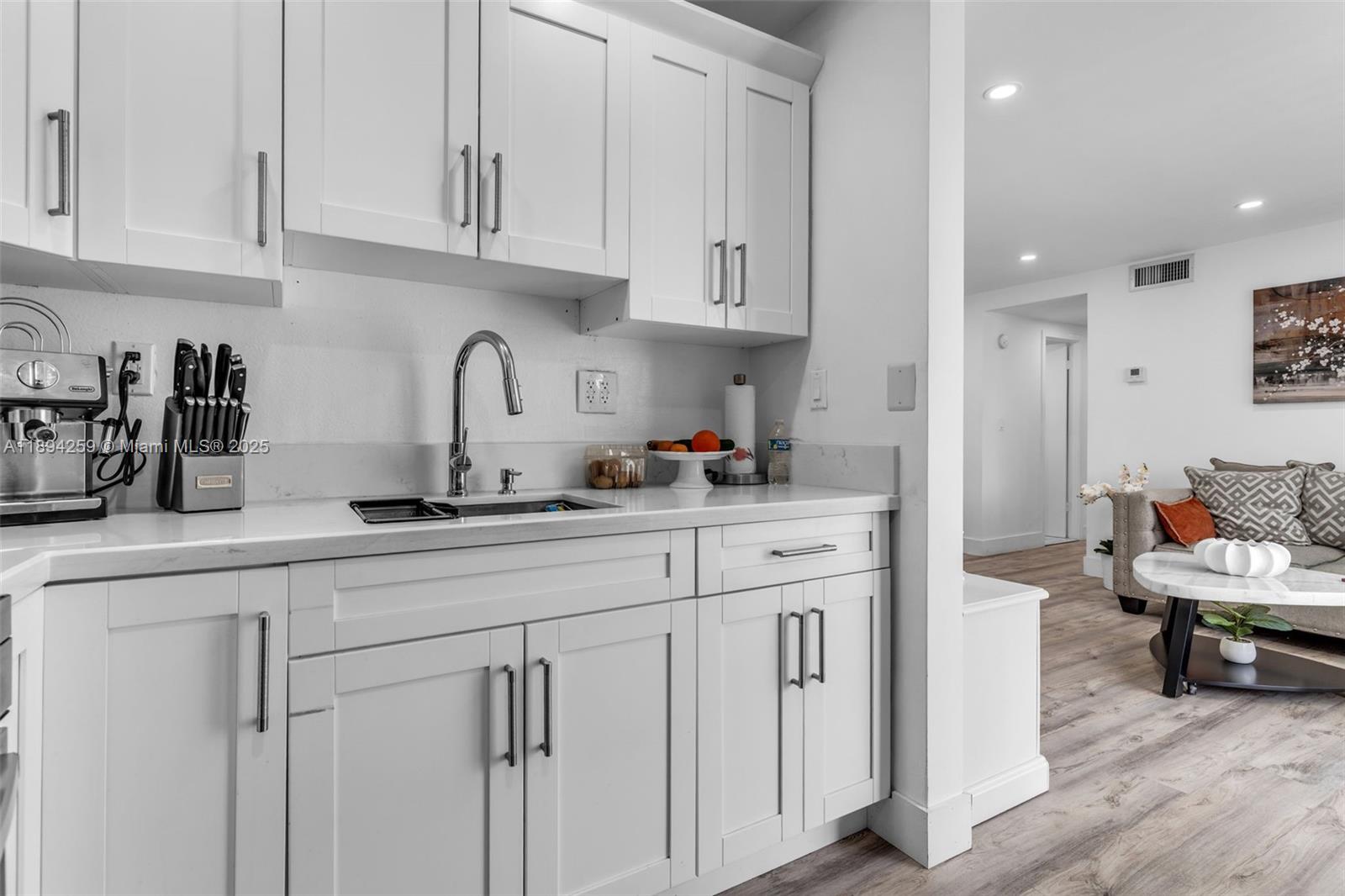 THE FOUNTAINS OF FONTAINE - Residential Lease