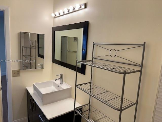 PEMBROKE POINTE SECTION T - Residential Lease