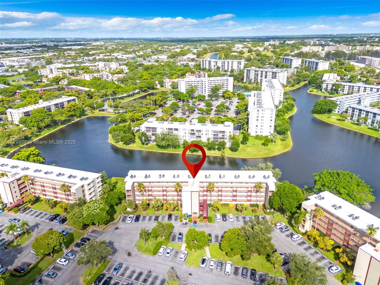 2106 S Cypress Bend Dr 203, Pompano Beach, FL, 33069/$205,000 3 2106 S Cypress Bend Dr 203