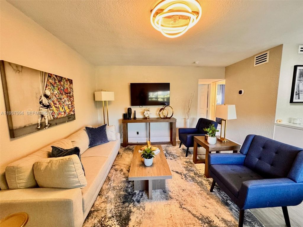 Photo of 1423 Holly Heights Dr #19, Fort Lauderdale, FL 33304 (MLS # A11957554)