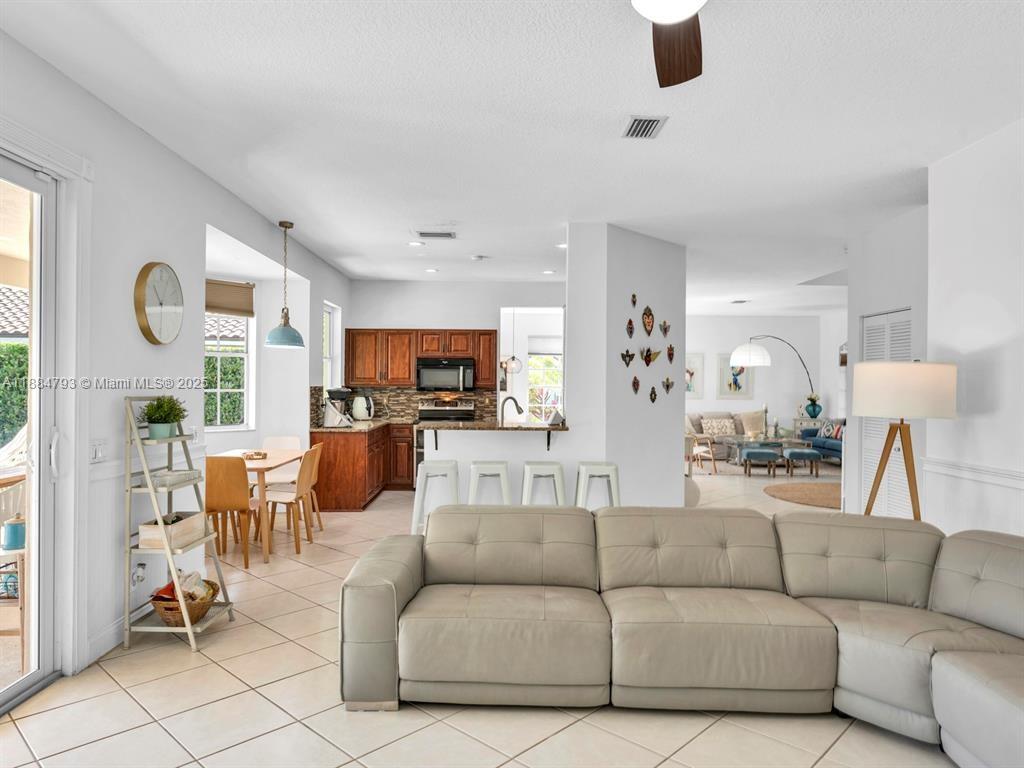 SECTOR 4 - Residential Lease