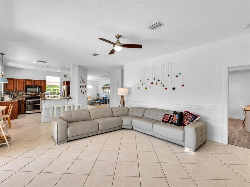 SECTOR 4 - Residential Lease