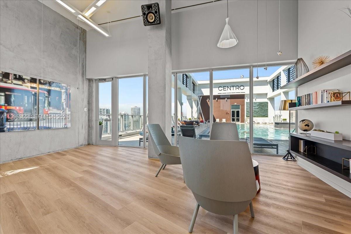 CENTRO CONDO - Residential