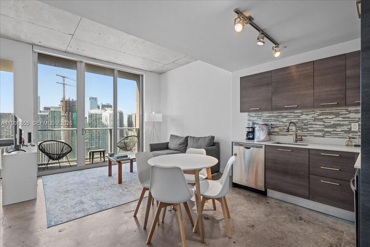 CENTRO CONDO - Residential