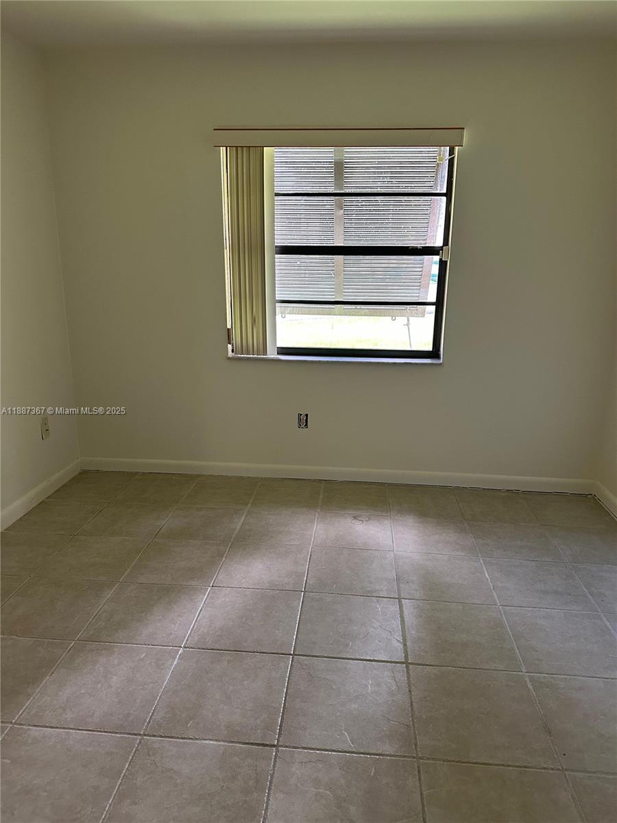 KINGS CREEK WEST CONDO BL - Residential Lease