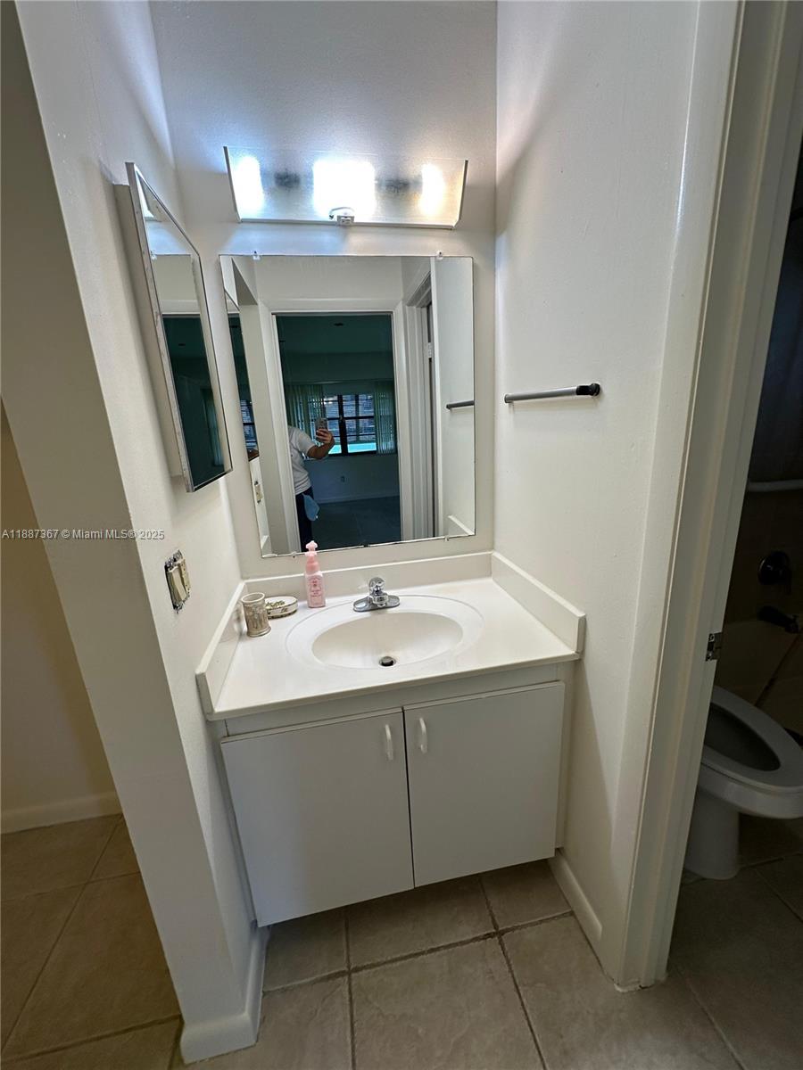 KINGS CREEK WEST CONDO BL - Residential Lease