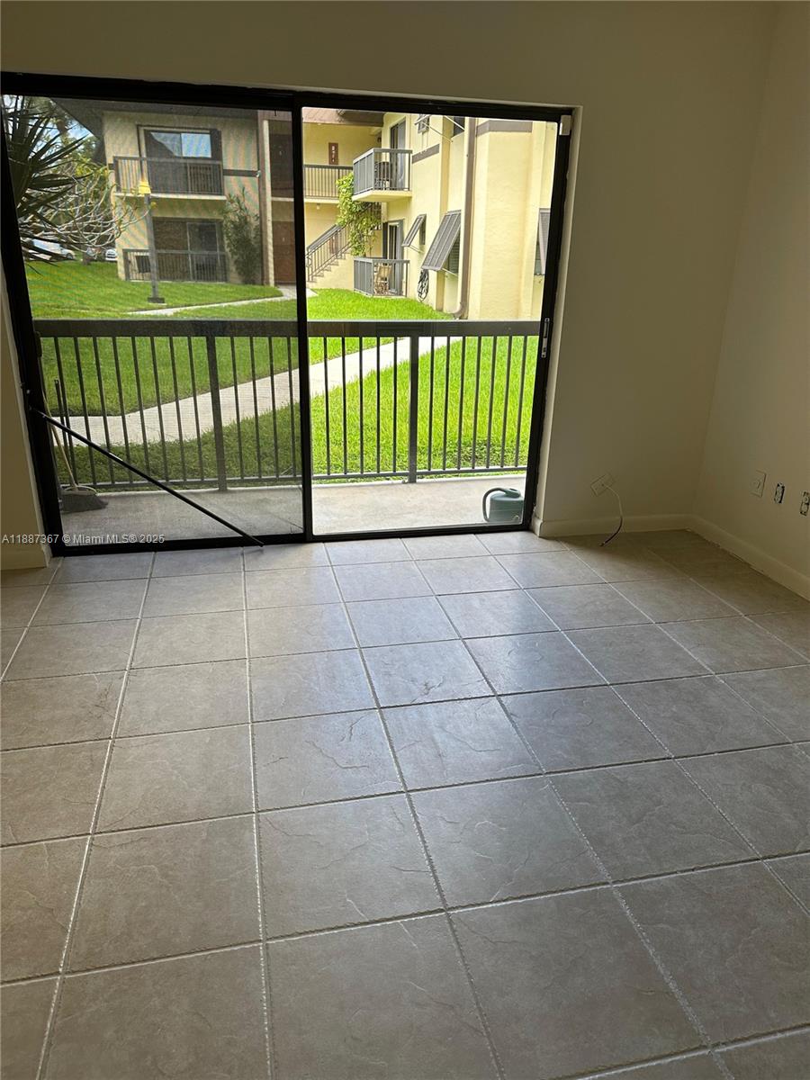 KINGS CREEK WEST CONDO BL - Residential Lease