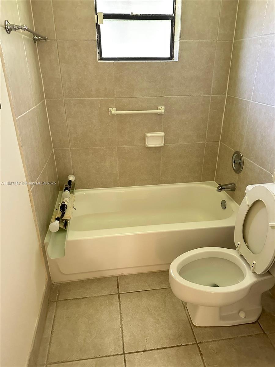 KINGS CREEK WEST CONDO BL - Residential Lease