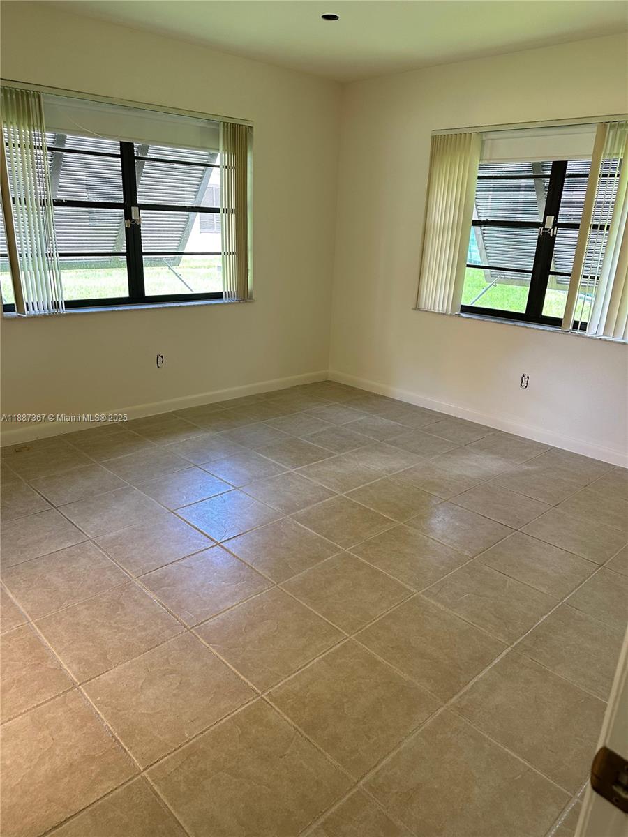 KINGS CREEK WEST CONDO BL - Residential Lease