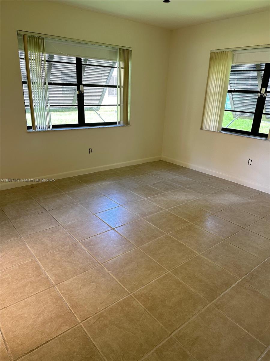 KINGS CREEK WEST CONDO BL - Residential Lease