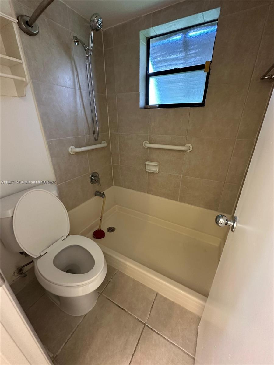 KINGS CREEK WEST CONDO BL - Residential Lease