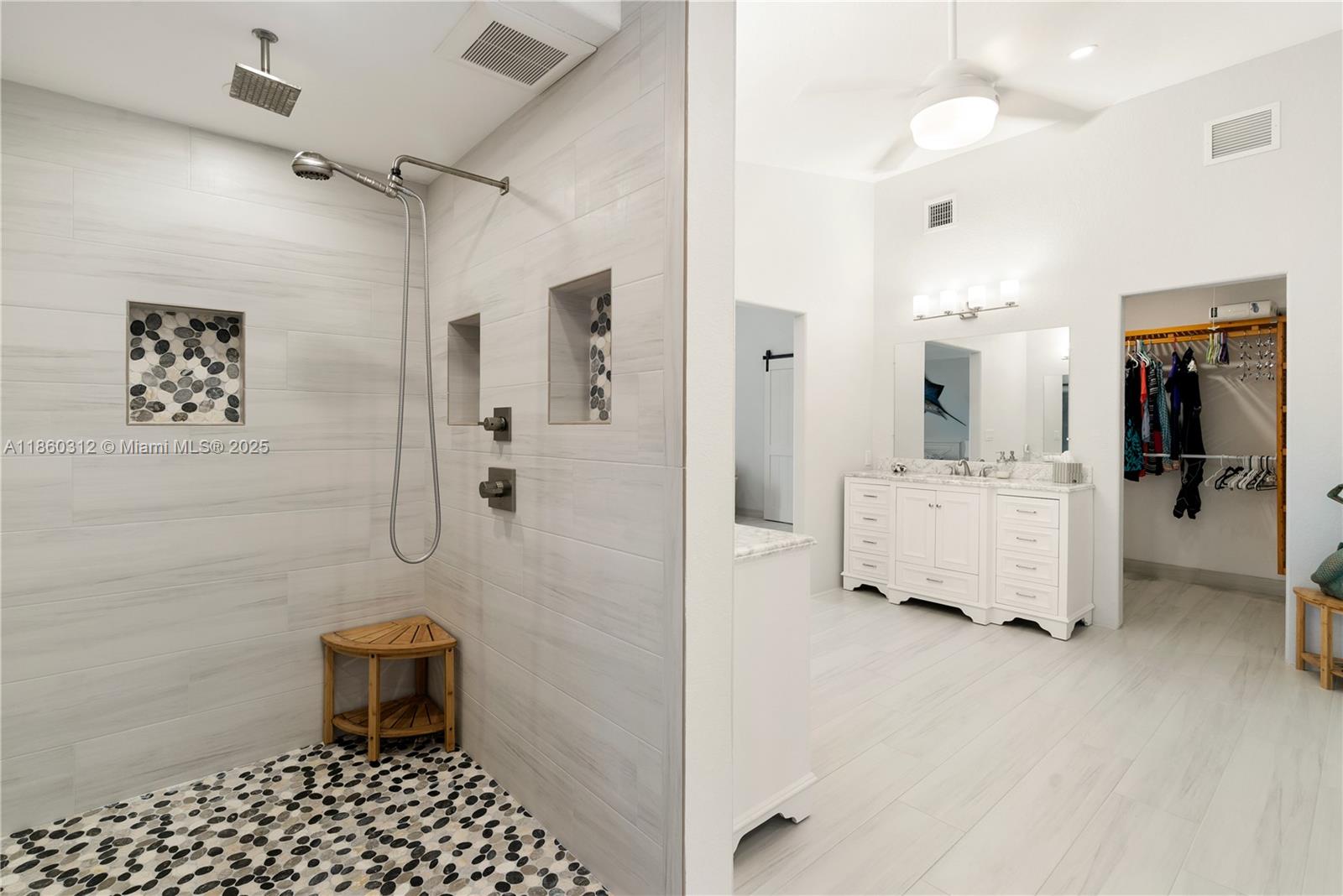 ROCK HARBOR ESTATE - Residential