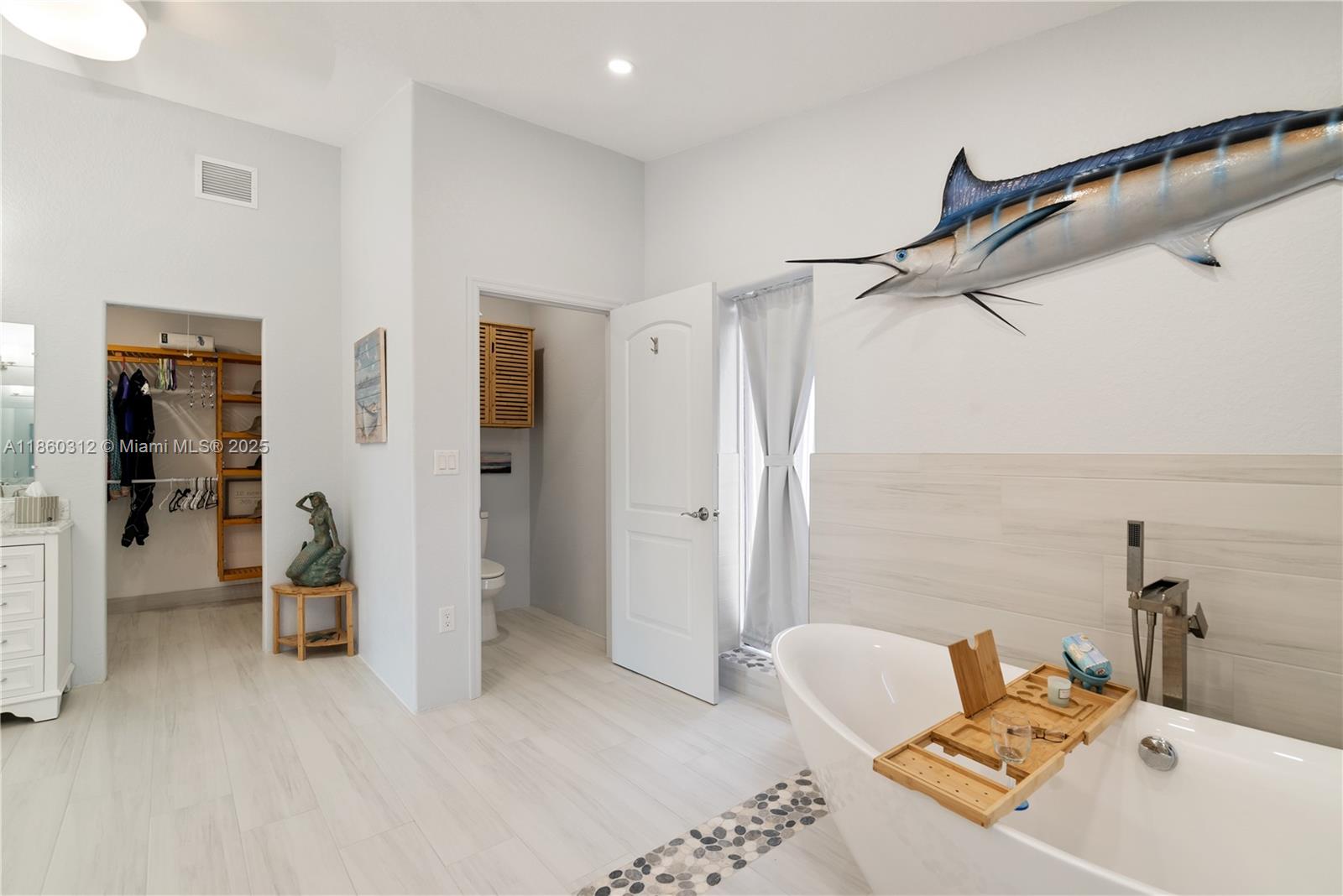 ROCK HARBOR ESTATE - Residential