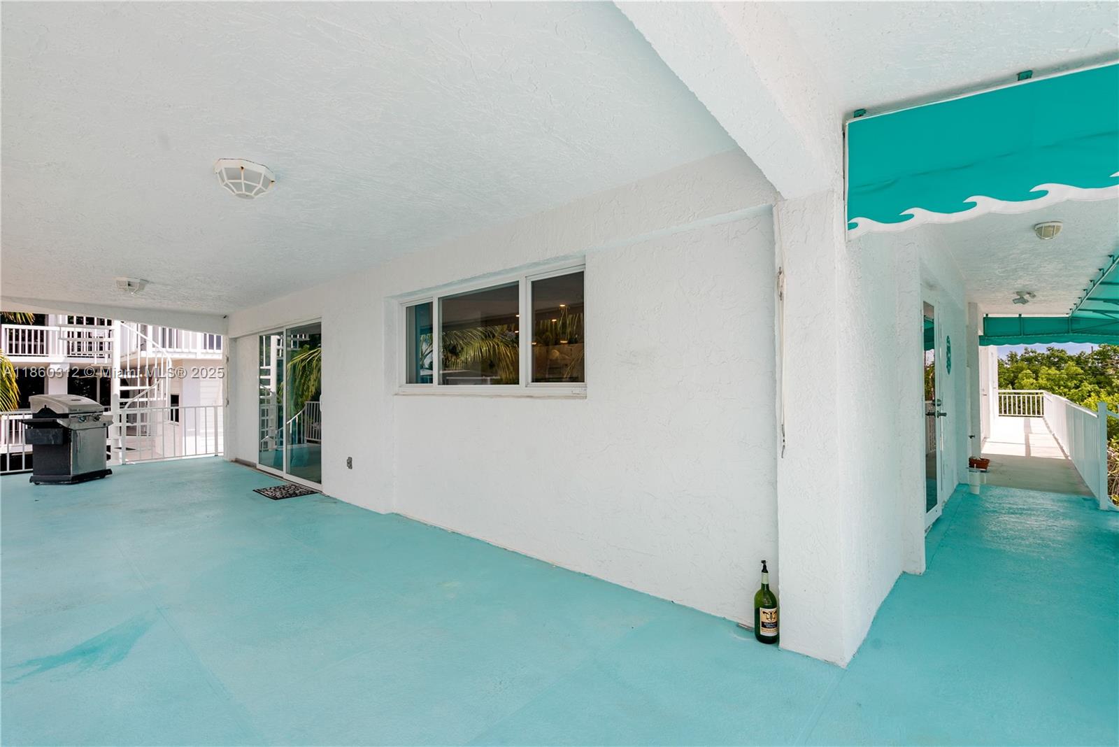 ROCK HARBOR ESTATE - Residential