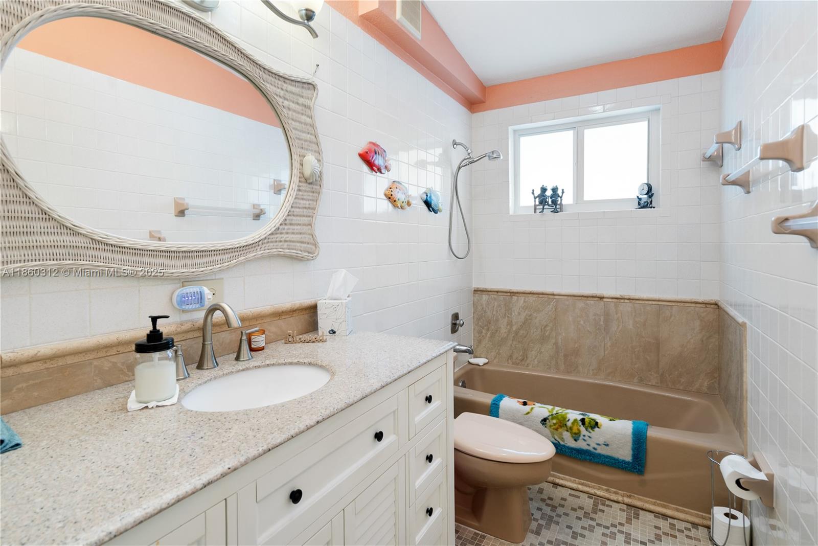 ROCK HARBOR ESTATE - Residential