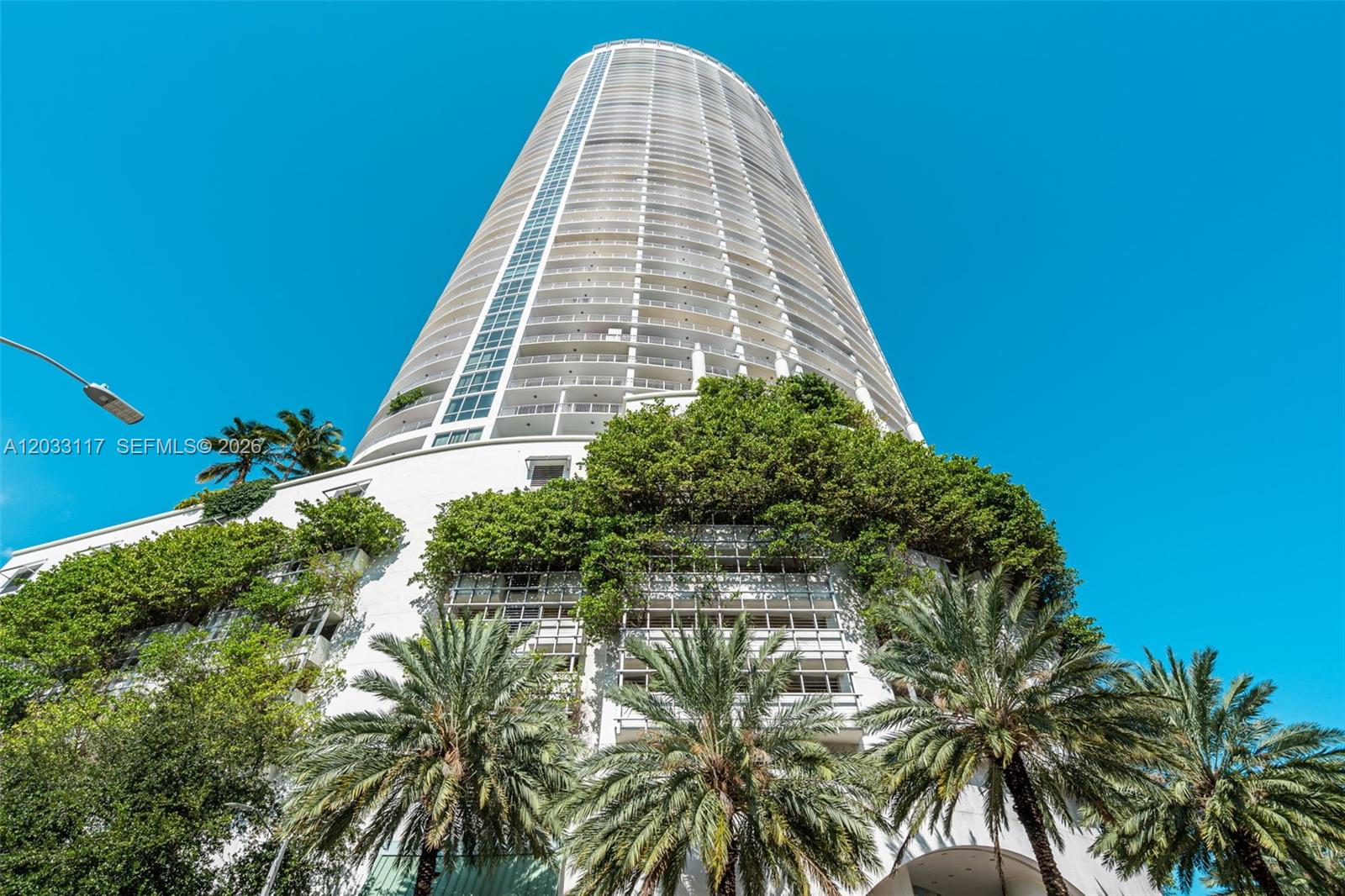 1750 N Bayshore Dr 1815