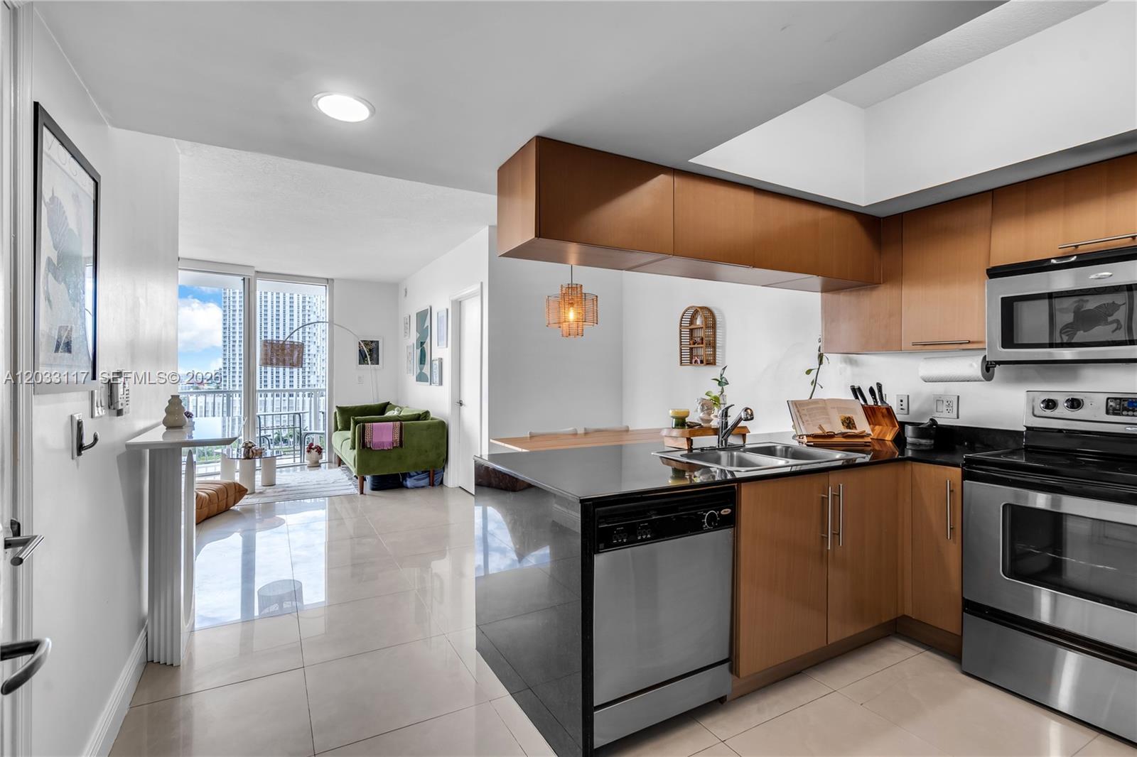 1750 N Bayshore Dr 1815