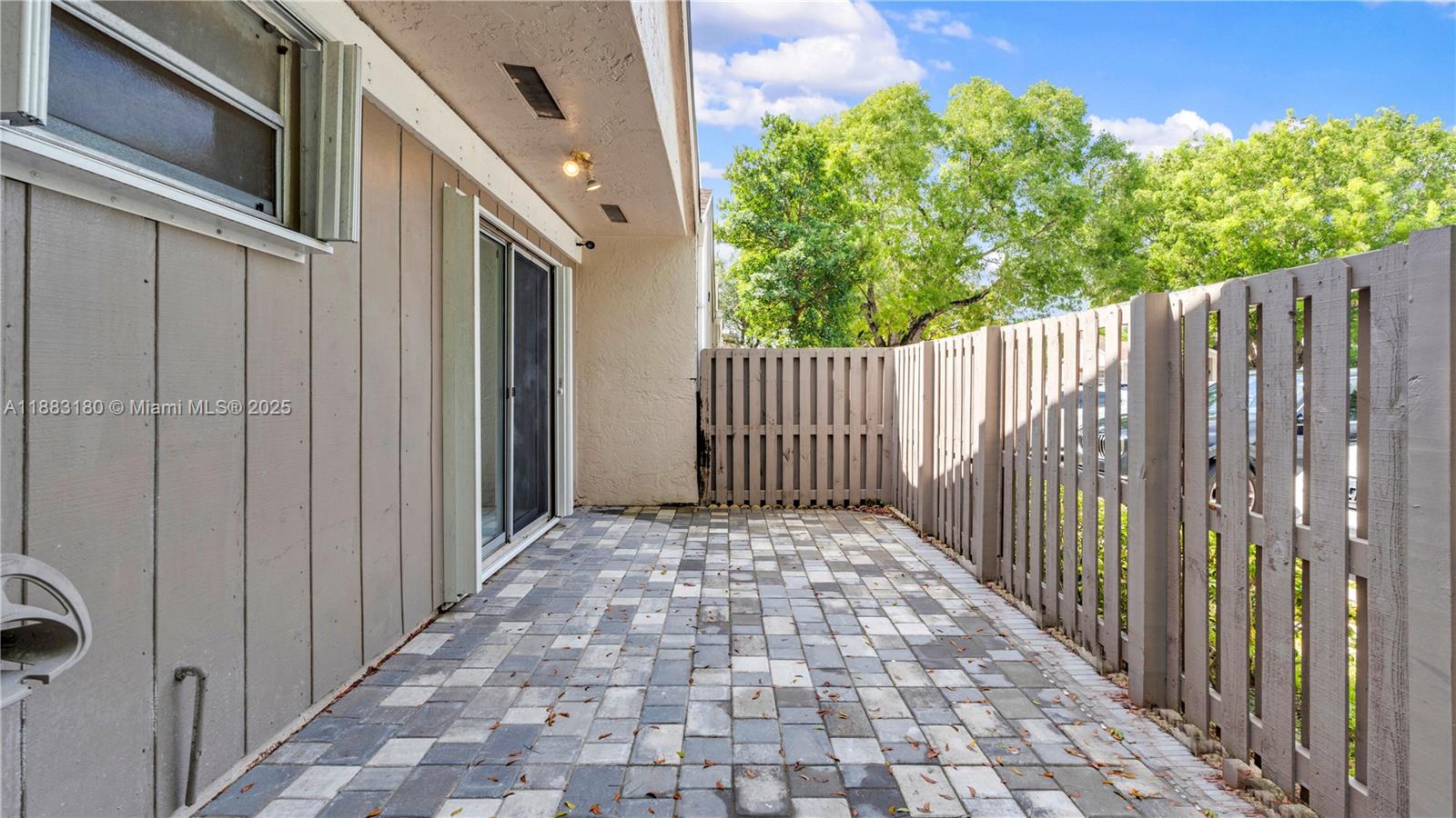 WOODGATE CONDOMINIUM 31 - Residential Lease