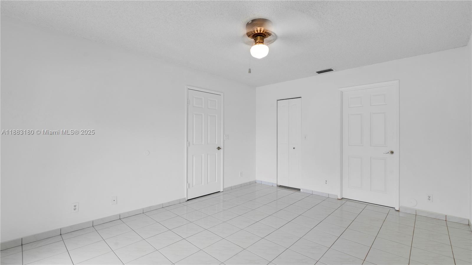 WOODGATE CONDOMINIUM 31 - Residential Lease