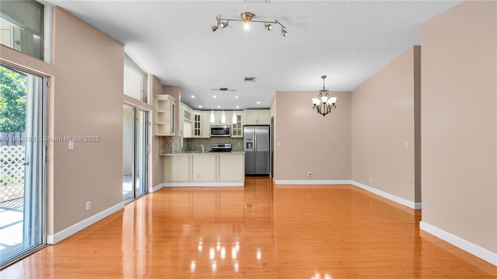 WOODGATE CONDOMINIUM 31 - Residential Lease
