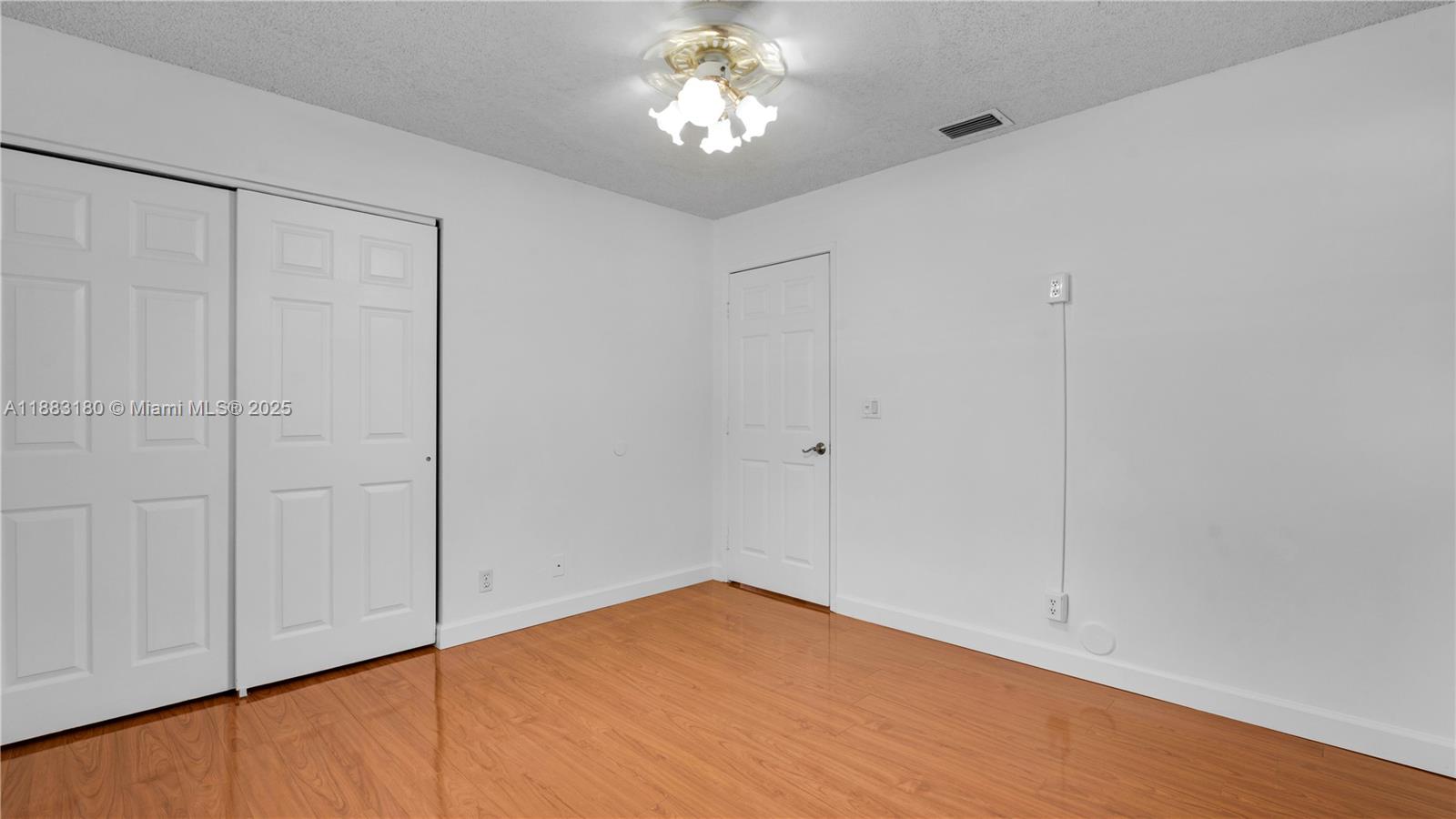 WOODGATE CONDOMINIUM 31 - Residential Lease