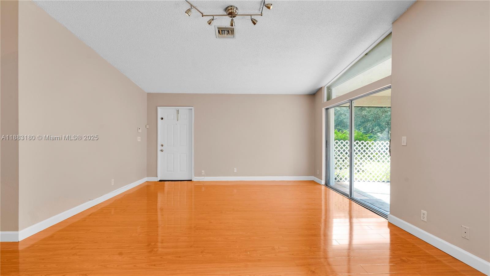 WOODGATE CONDOMINIUM 31 - Residential Lease