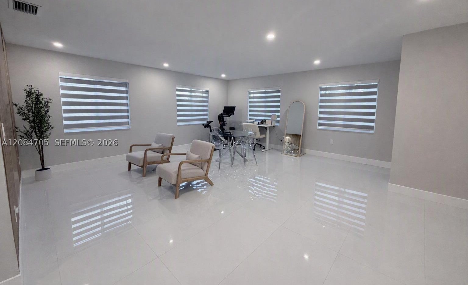 2221 NW 170th St, Miami Gardens FL 33056