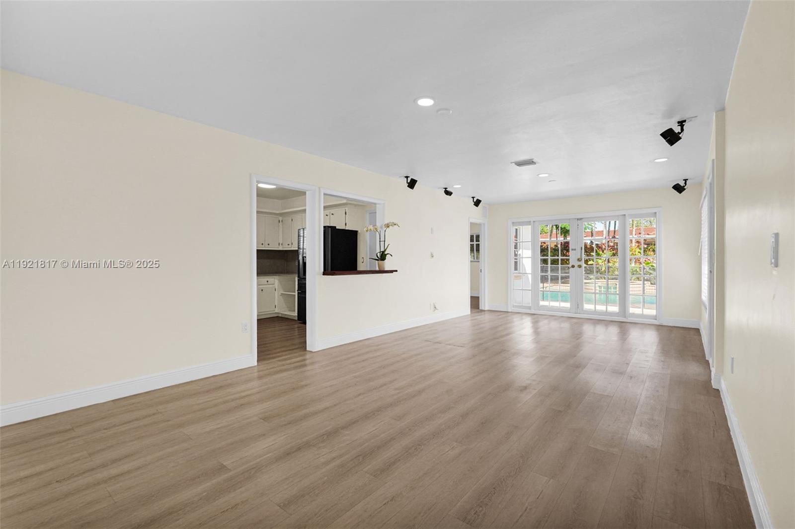 CORAL WAY HEIGHTS - Residential