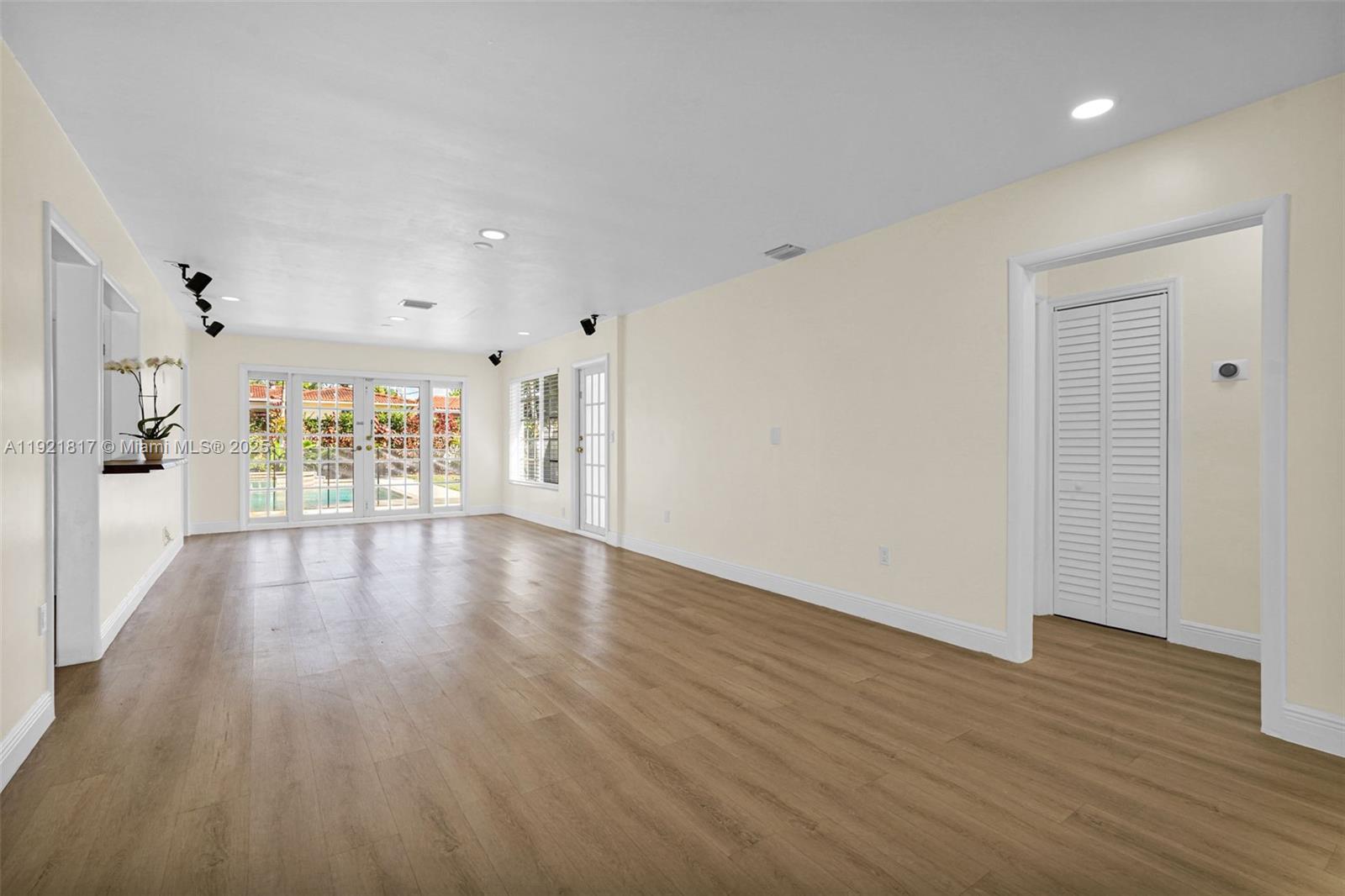 CORAL WAY HEIGHTS - Residential