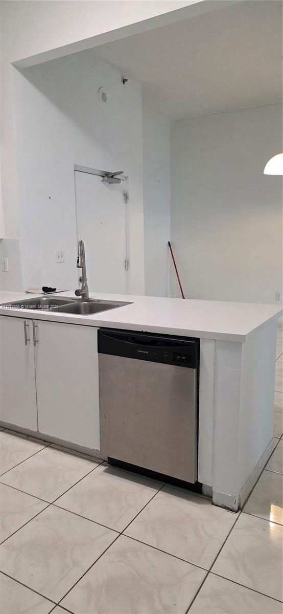 CASA GRANDE I TOWERS COND - Residential Lease