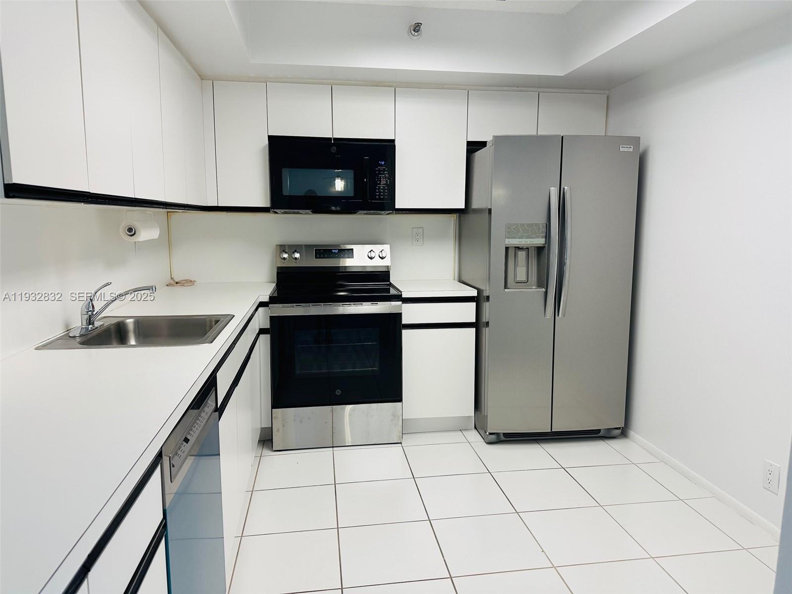 MYSTIC POINTE CONDO NO TH - Residential Lease