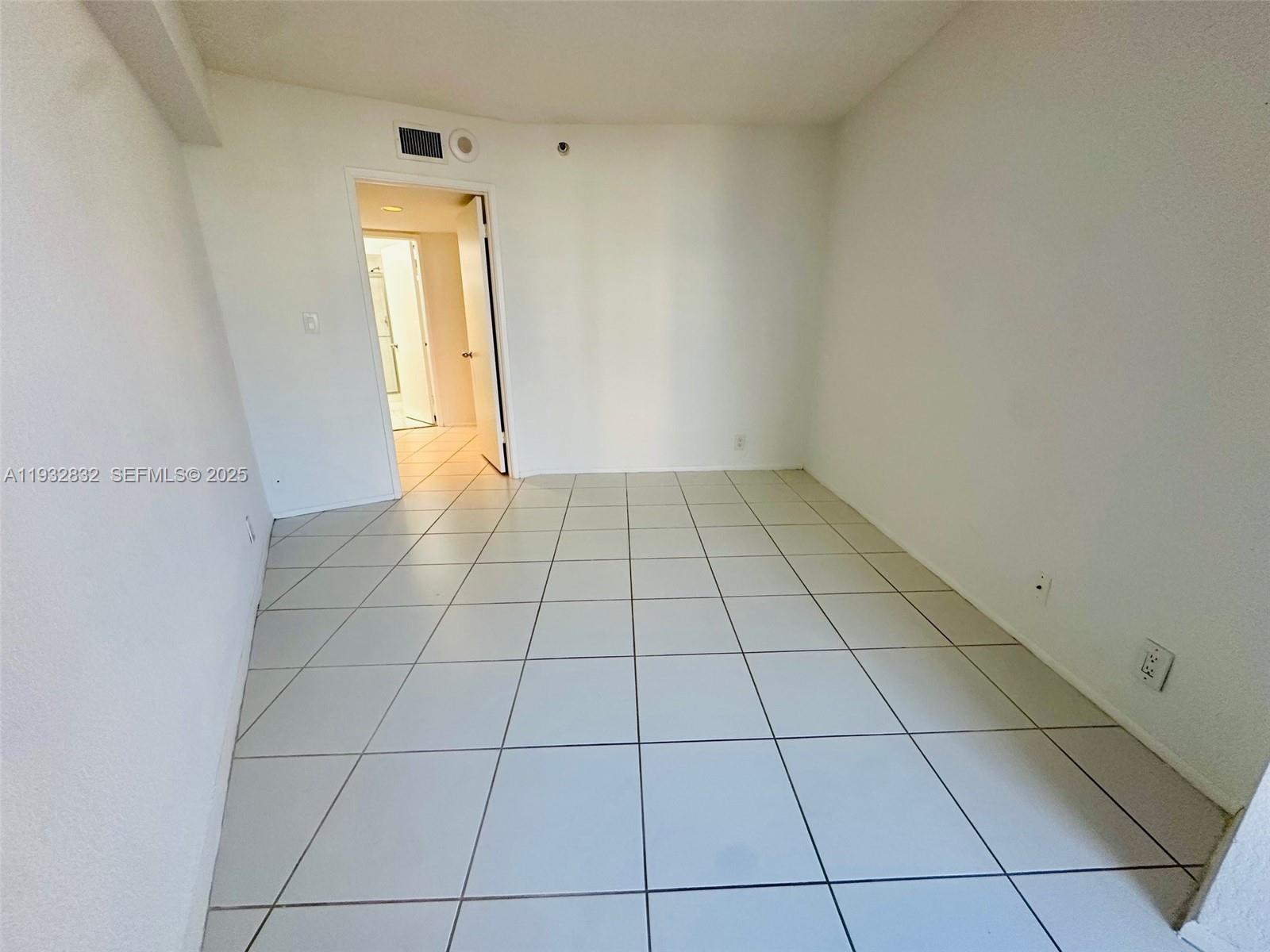 MYSTIC POINTE CONDO NO TH - Residential Lease