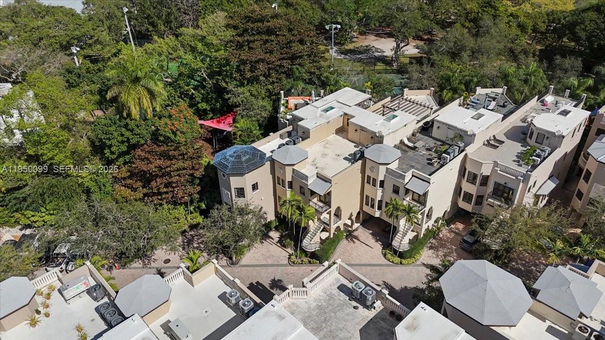 CLOISTERS ON THE BAY COND - Residential