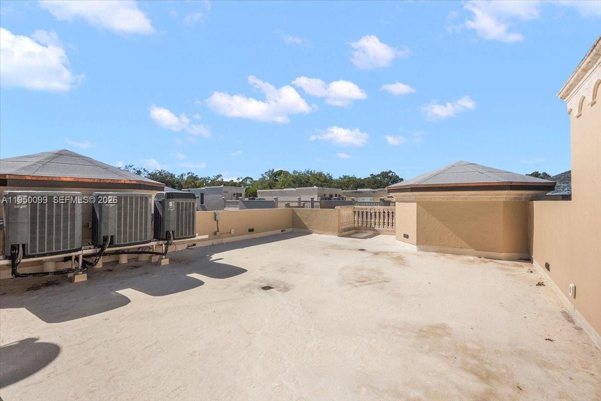 CLOISTERS ON THE BAY COND - Residential