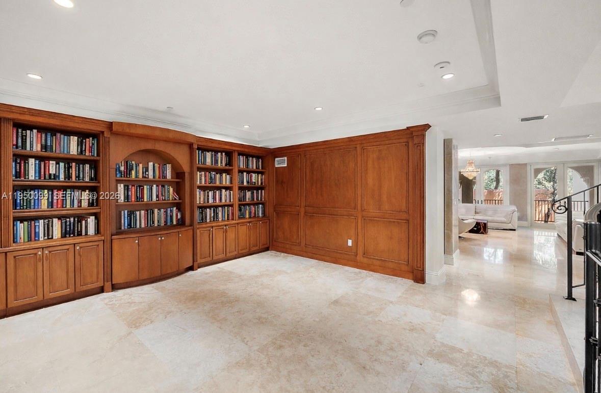 CLOISTERS ON THE BAY COND - Residential