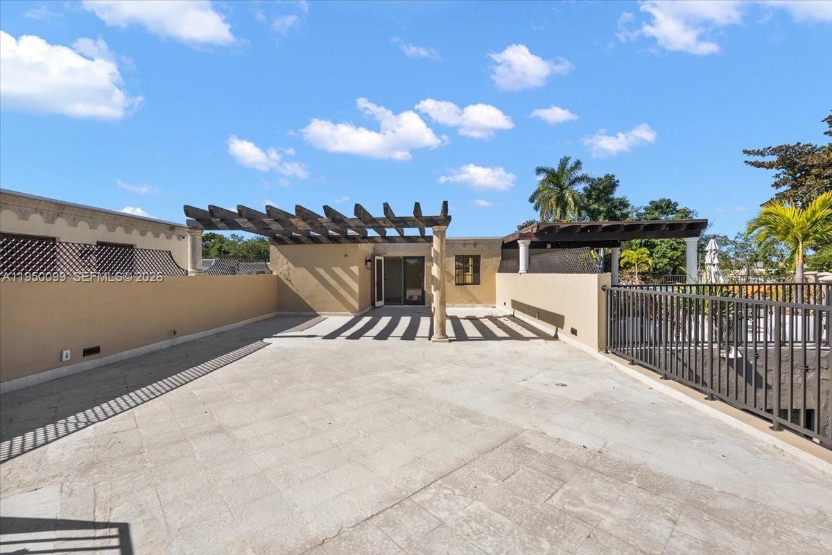 CLOISTERS ON THE BAY COND - Residential