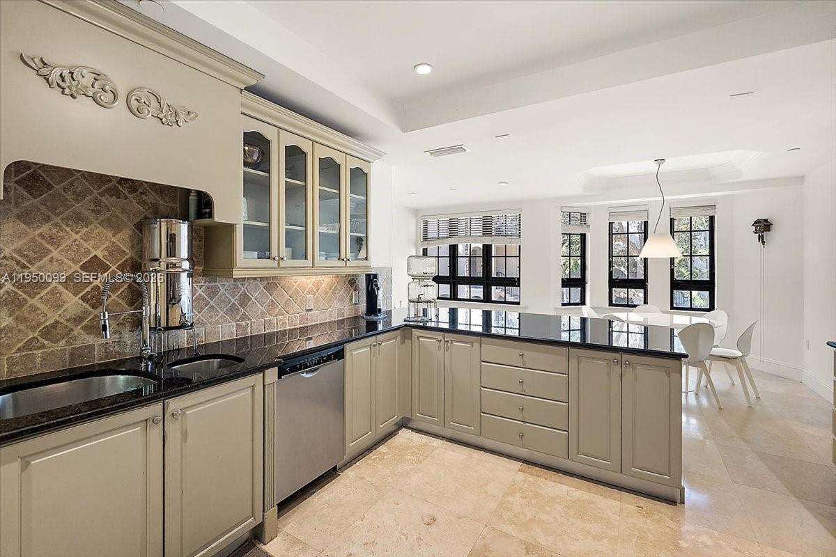 CLOISTERS ON THE BAY COND - Residential